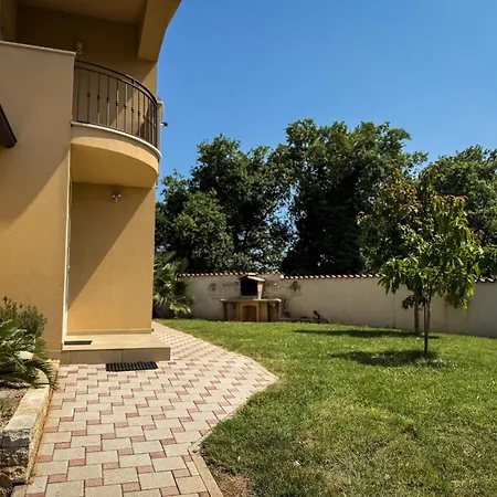 Chichi Villa